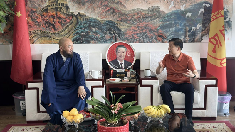 東華禪寺萬行法師到訪岳氏集團，禪文化與素食產(chǎn)業(yè)碰撞新“火花”